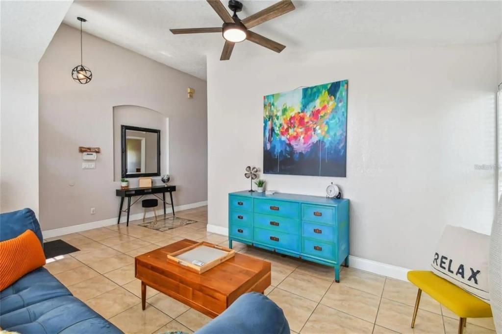 For Sale: $449,900 (4 beds, 2 baths, 1955 Square Feet)