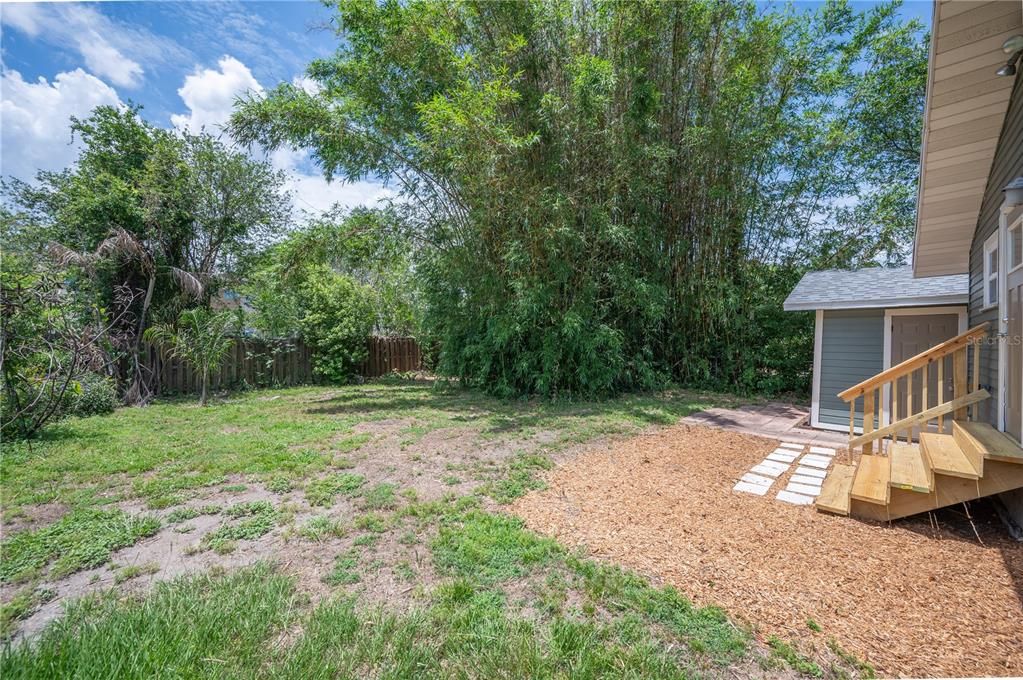 На продажу: $299,900 (2 спален, 2 ванн, 1204 Квадратных фут)
