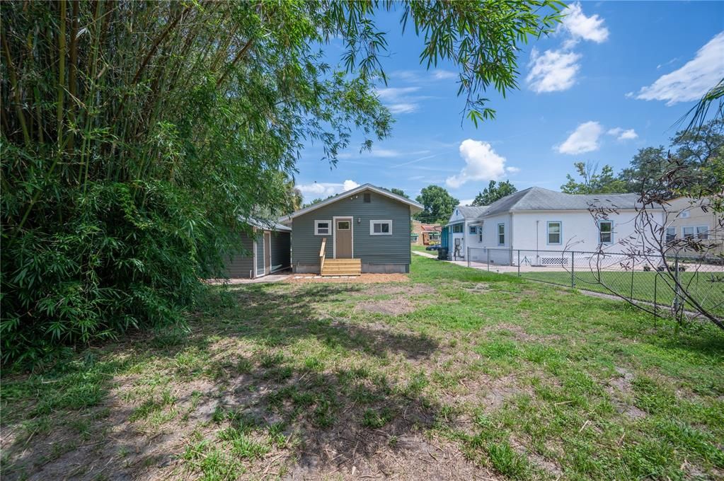 На продажу: $299,900 (2 спален, 2 ванн, 1204 Квадратных фут)