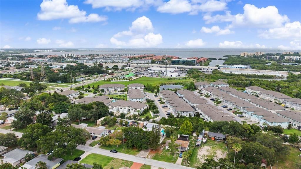 En Venta: $575,000 (4 camas, 3 baños, 1654 Pies cuadrados)