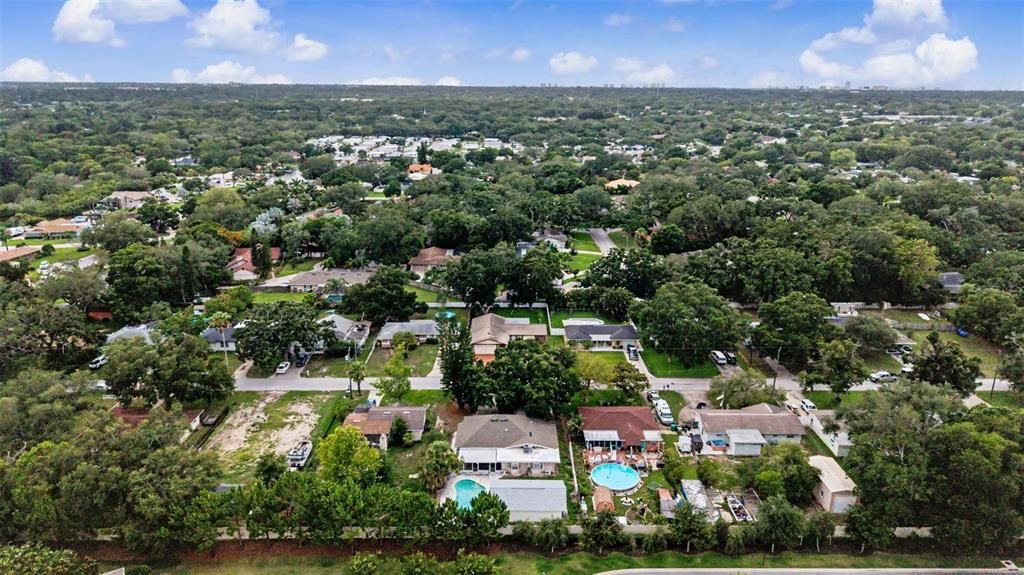 En Venta: $575,000 (4 camas, 3 baños, 1654 Pies cuadrados)