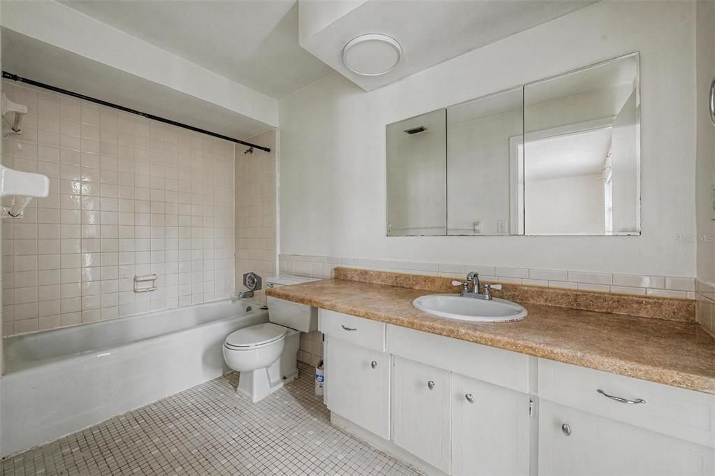 En Venta: $575,000 (4 camas, 3 baños, 1654 Pies cuadrados)