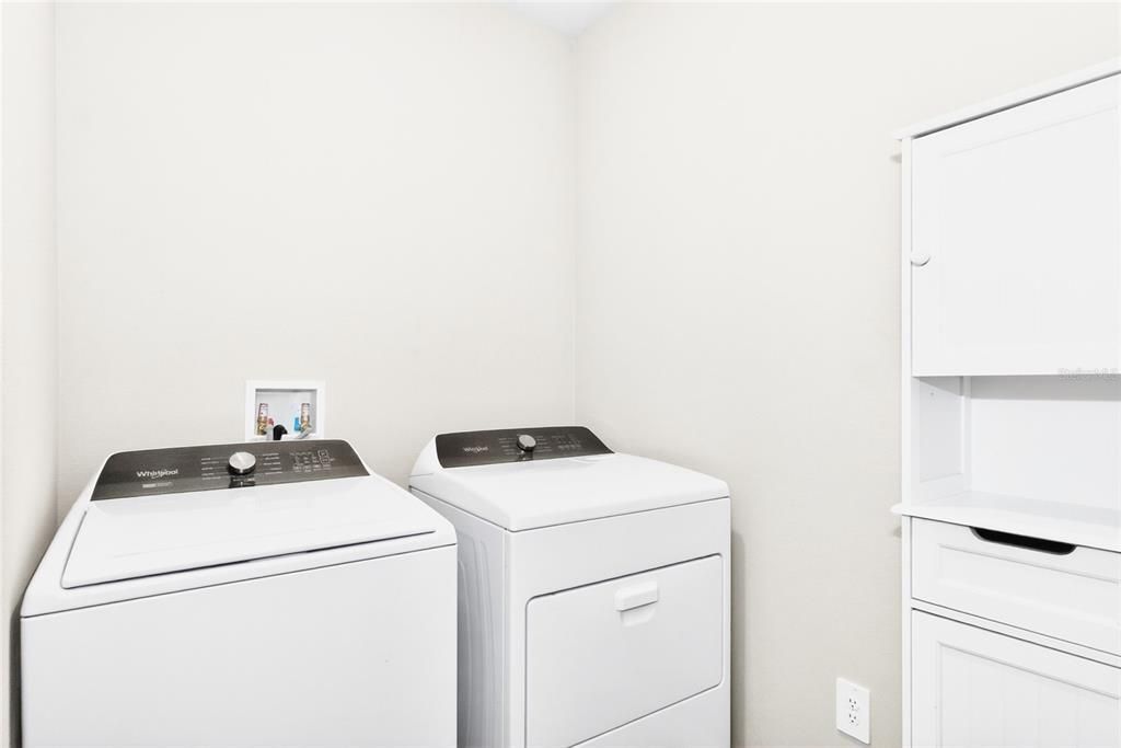 Под контрактом: $299,999 (3 спален, 2 ванн, 1269 Квадратных фут)