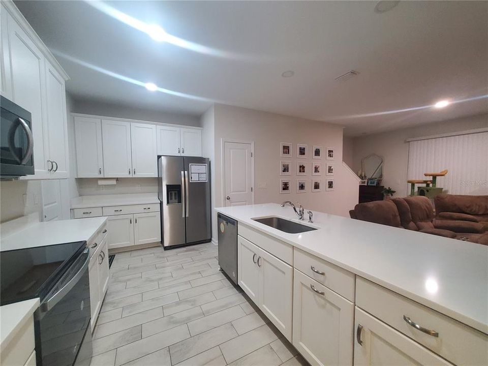 For Sale: $425,000 (4 beds, 3 baths, 2141 Square Feet)