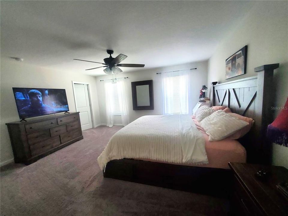 For Sale: $425,000 (4 beds, 3 baths, 2141 Square Feet)