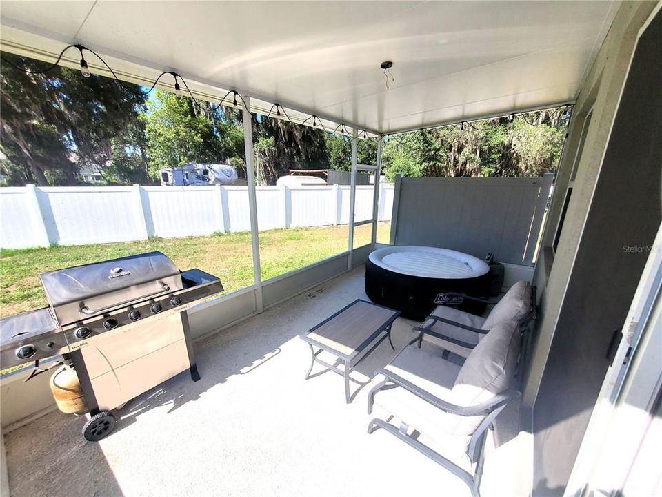 For Sale: $425,000 (4 beds, 3 baths, 2141 Square Feet)
