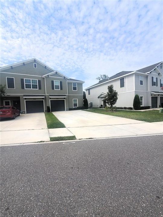 For Sale: $425,000 (4 beds, 3 baths, 2141 Square Feet)