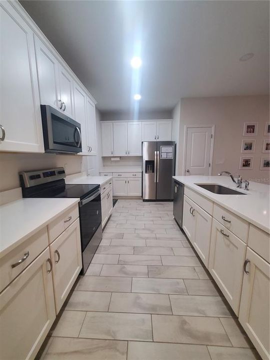 For Sale: $425,000 (4 beds, 3 baths, 2141 Square Feet)