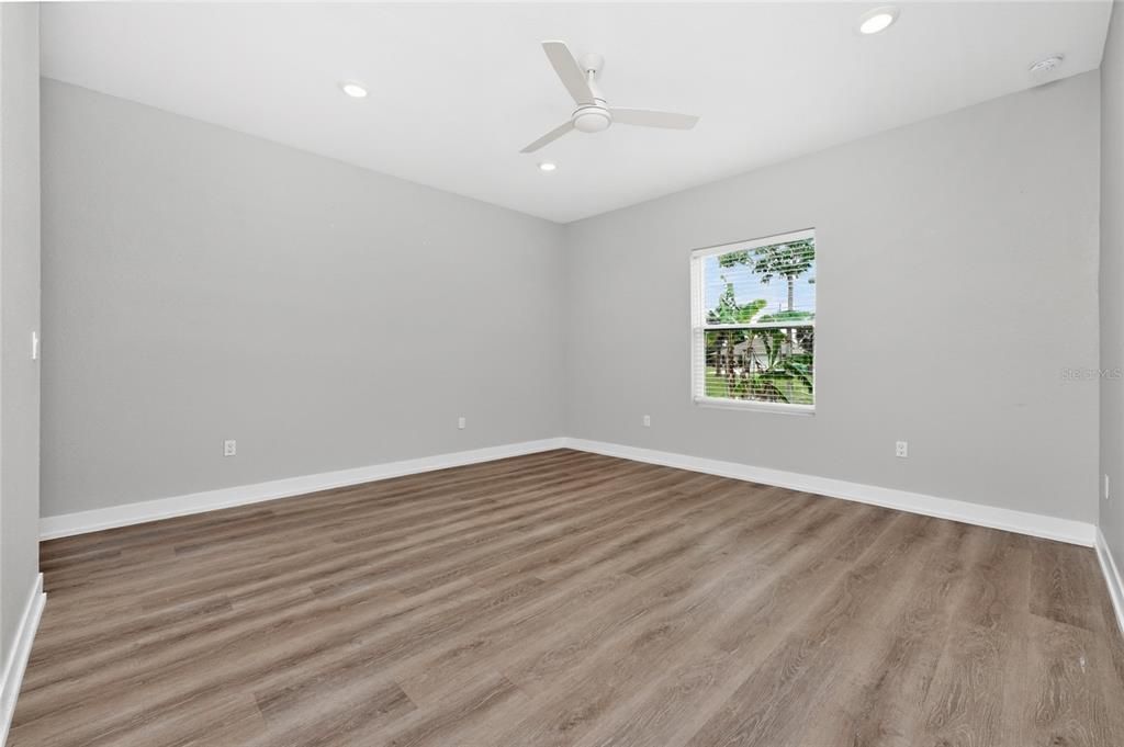 For Sale: $279,900 (3 beds, 2 baths, 1586 Square Feet)