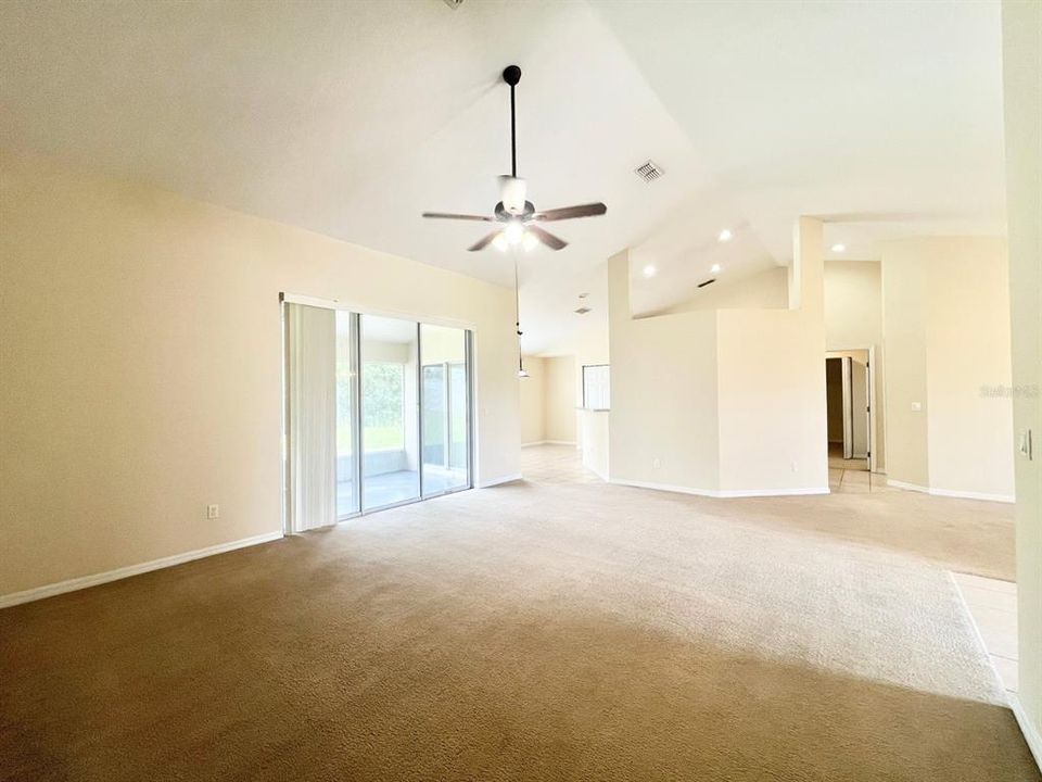 En Venta: $329,990 (3 camas, 2 baños, 2114 Pies cuadrados)