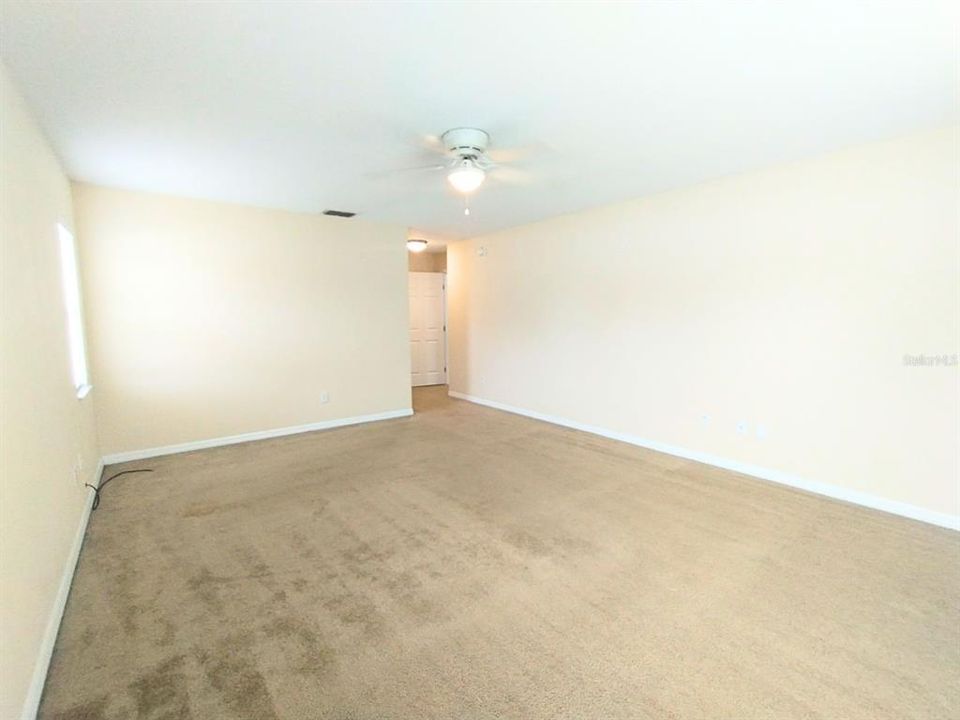 En Venta: $329,990 (3 camas, 2 baños, 2114 Pies cuadrados)