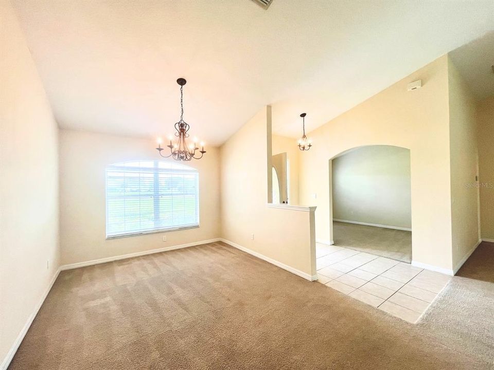 En Venta: $329,990 (3 camas, 2 baños, 2114 Pies cuadrados)