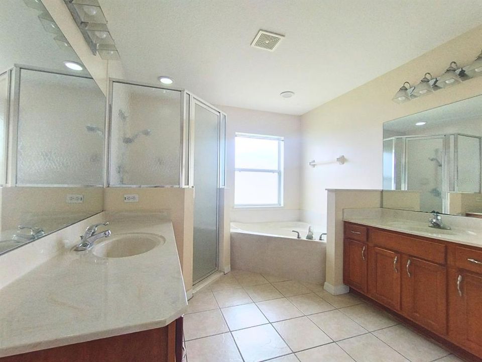 En Venta: $329,990 (3 camas, 2 baños, 2114 Pies cuadrados)