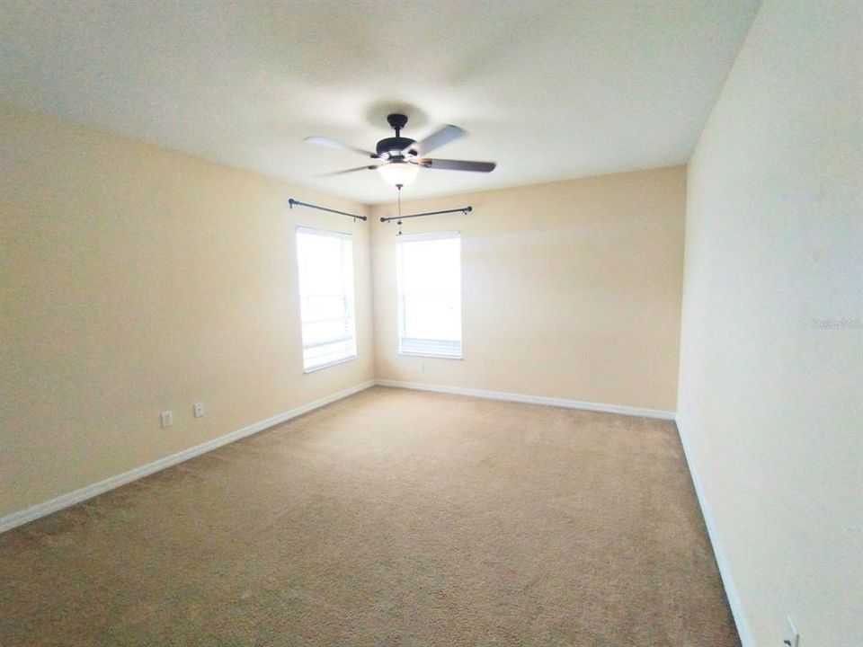 En Venta: $329,990 (3 camas, 2 baños, 2114 Pies cuadrados)