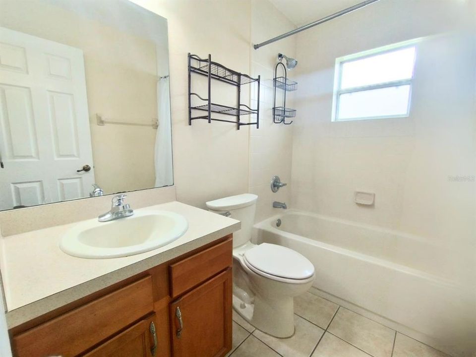 En Venta: $329,990 (3 camas, 2 baños, 2114 Pies cuadrados)