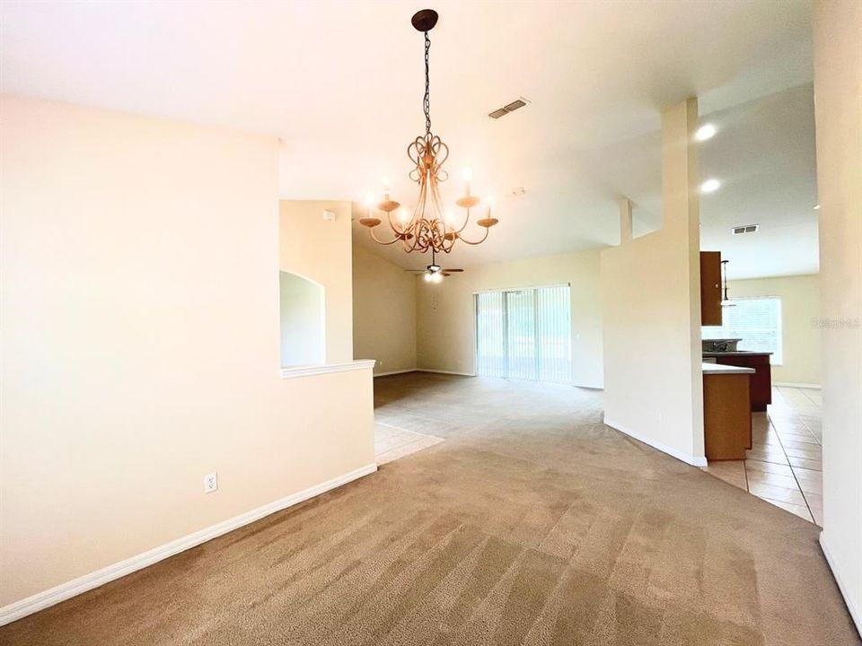 En Venta: $329,990 (3 camas, 2 baños, 2114 Pies cuadrados)