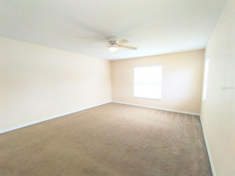 En Venta: $329,990 (3 camas, 2 baños, 2114 Pies cuadrados)