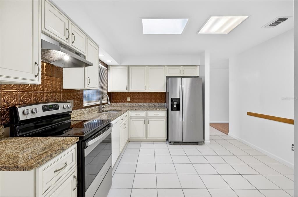 For Sale: $395,000 (3 beds, 2 baths, 1505 Square Feet)