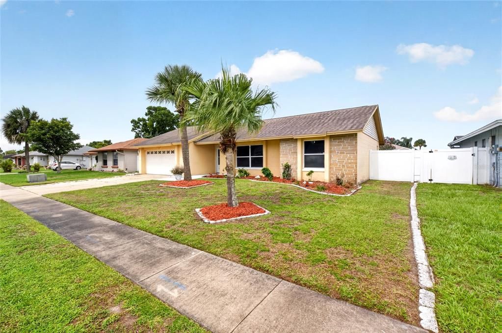 For Sale: $395,000 (3 beds, 2 baths, 1505 Square Feet)