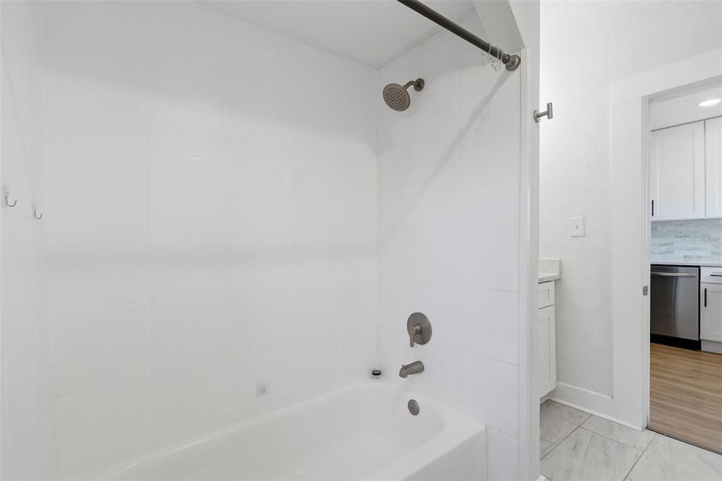 For Sale: $350,000 (3 beds, 2 baths, 1278 Square Feet)