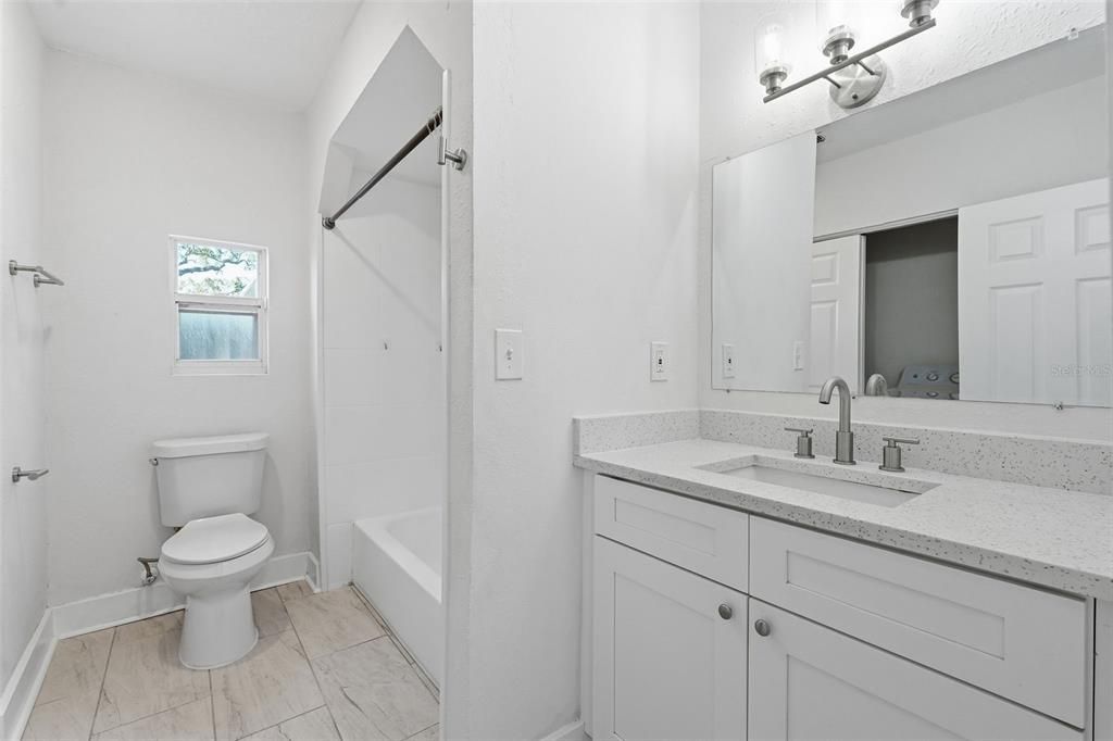 For Sale: $350,000 (3 beds, 2 baths, 1278 Square Feet)