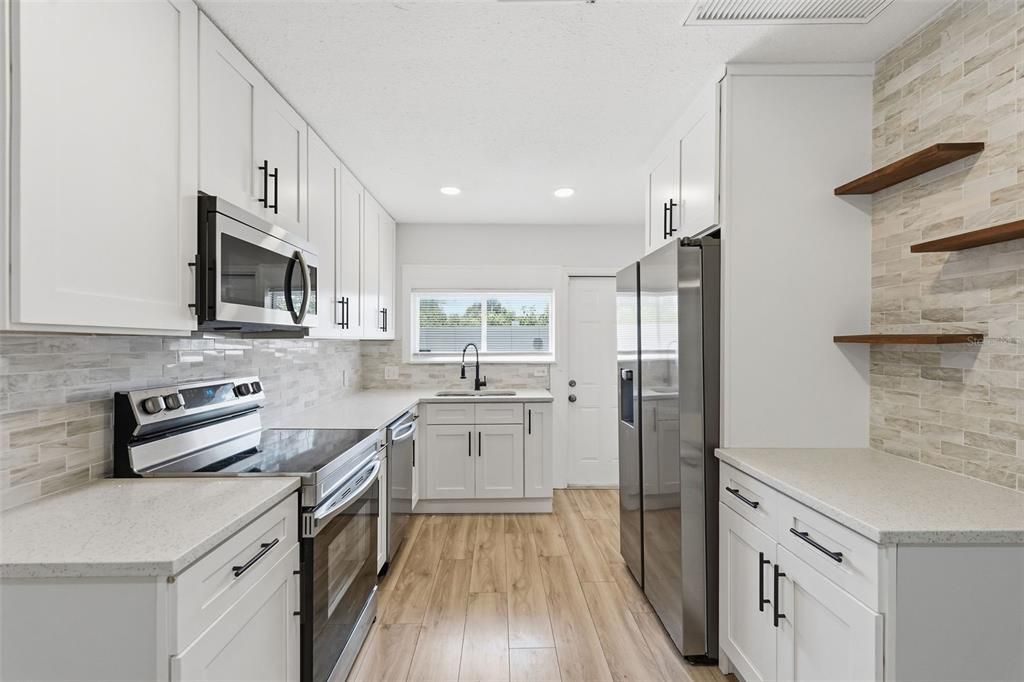 For Sale: $350,000 (3 beds, 2 baths, 1278 Square Feet)