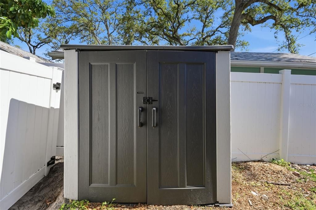 For Sale: $350,000 (3 beds, 2 baths, 1278 Square Feet)