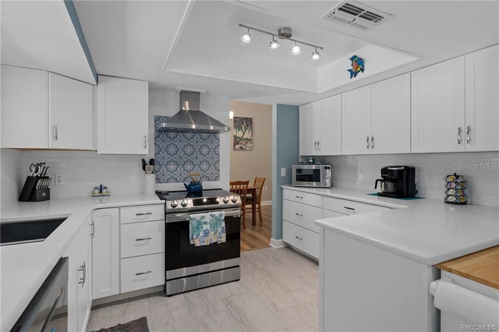 For Sale: $385,000 (2 beds, 2 baths, 1845 Square Feet)