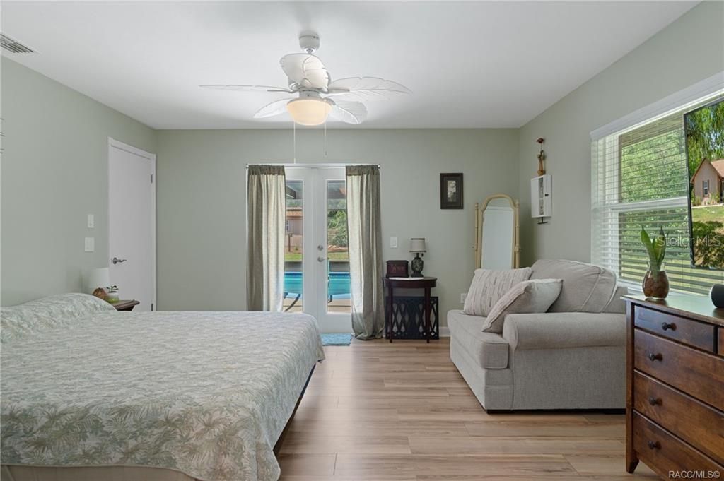 For Sale: $385,000 (2 beds, 2 baths, 1845 Square Feet)