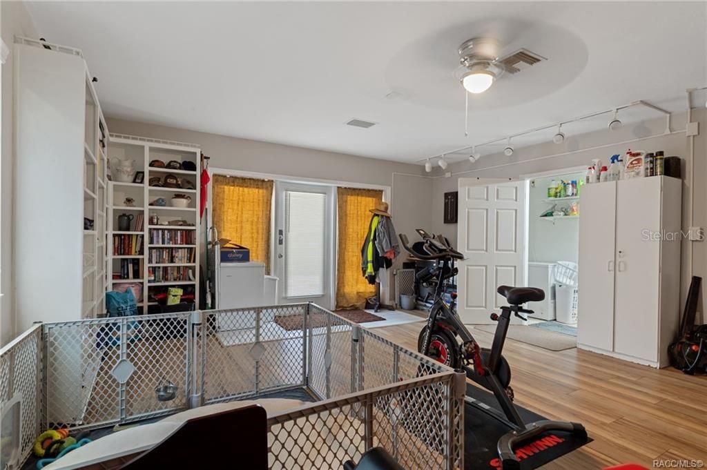 For Sale: $385,000 (2 beds, 2 baths, 1845 Square Feet)