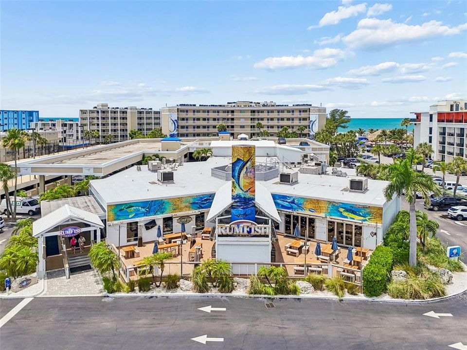 For Sale: $695,000 (2 beds, 3 baths, 1135 Square Feet)