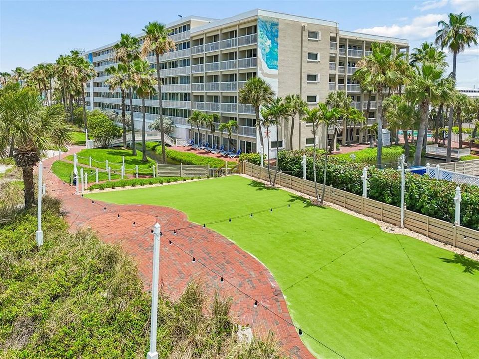 For Sale: $695,000 (2 beds, 3 baths, 1135 Square Feet)