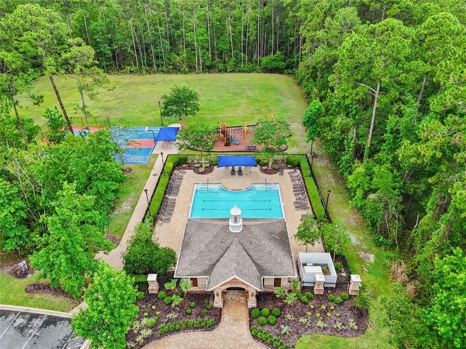 For Sale: $710,000 (4 beds, 3 baths, 2740 Square Feet)