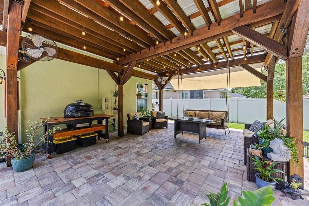 For Sale: $710,000 (4 beds, 3 baths, 2740 Square Feet)