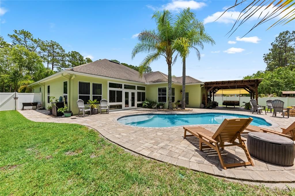 For Sale: $710,000 (4 beds, 3 baths, 2740 Square Feet)