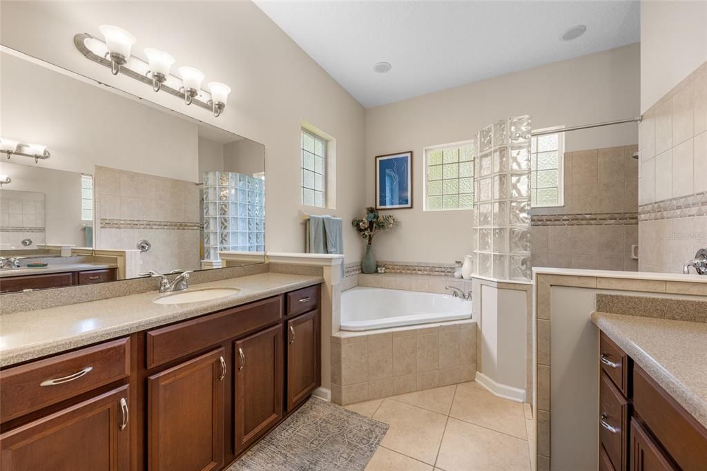 For Sale: $710,000 (4 beds, 3 baths, 2740 Square Feet)