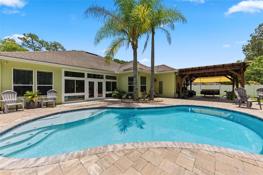 For Sale: $710,000 (4 beds, 3 baths, 2740 Square Feet)