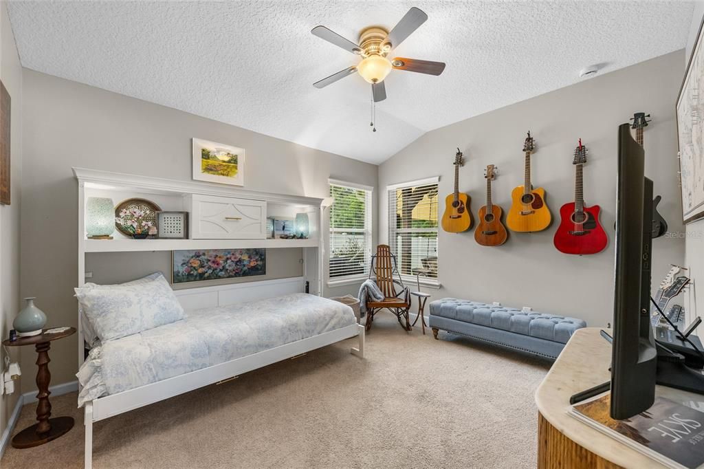 For Sale: $710,000 (4 beds, 3 baths, 2740 Square Feet)