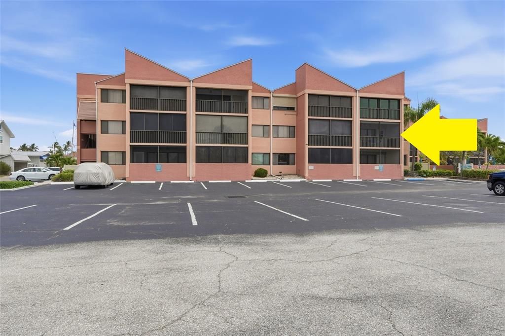For Sale: $165,000 (1 beds, 1 baths, 593 Square Feet)