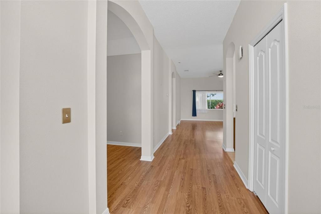 En Venta: $269,900 (2 camas, 2 baños, 1662 Pies cuadrados)