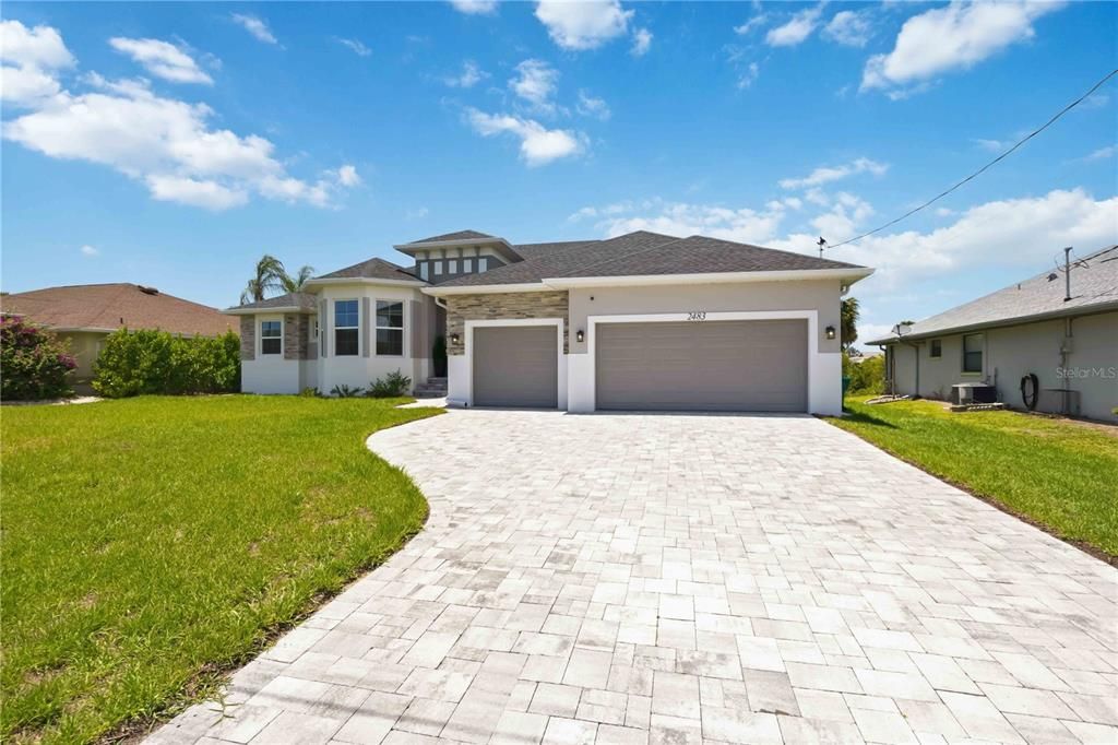 For Sale: $1,350,000 (3 beds, 2 baths, 2197 Square Feet)