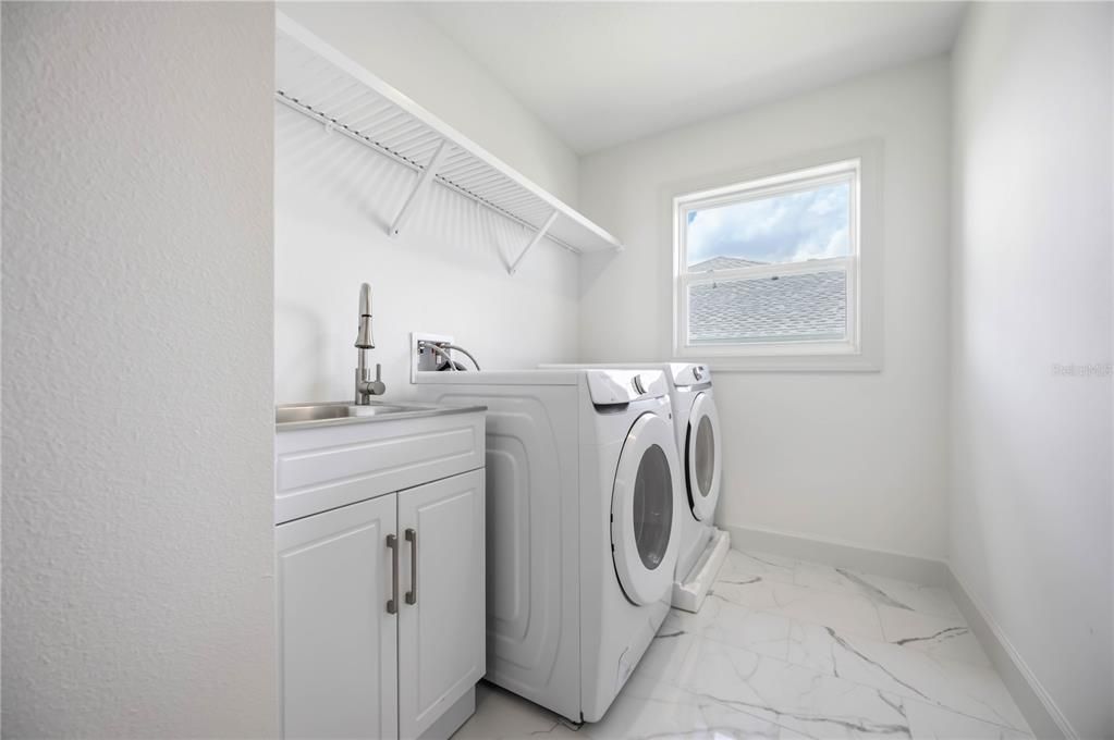For Sale: $1,350,000 (3 beds, 2 baths, 2197 Square Feet)