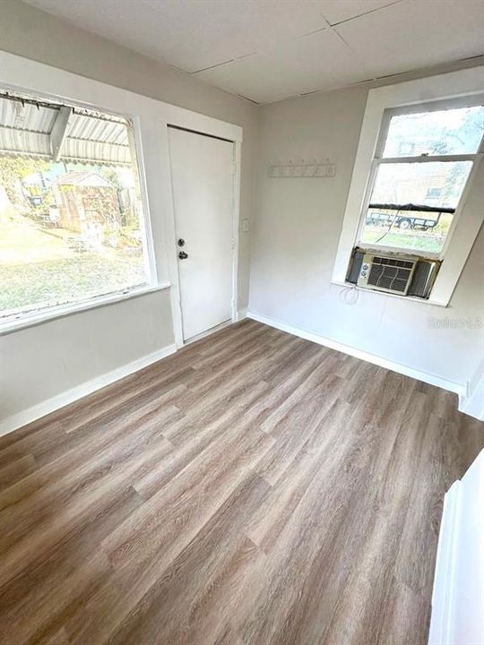 В аренду: $1,275 (1 спален, 1 ванн, 748 Квадратных фут)