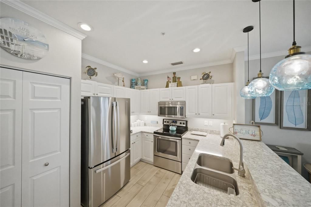 For Sale: $1,225,000 (3 beds, 2 baths, 1524 Square Feet)