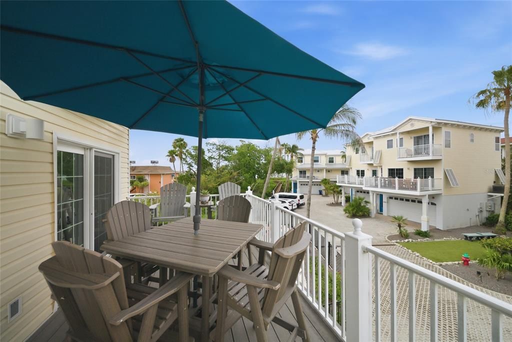 For Sale: $1,225,000 (3 beds, 2 baths, 1524 Square Feet)