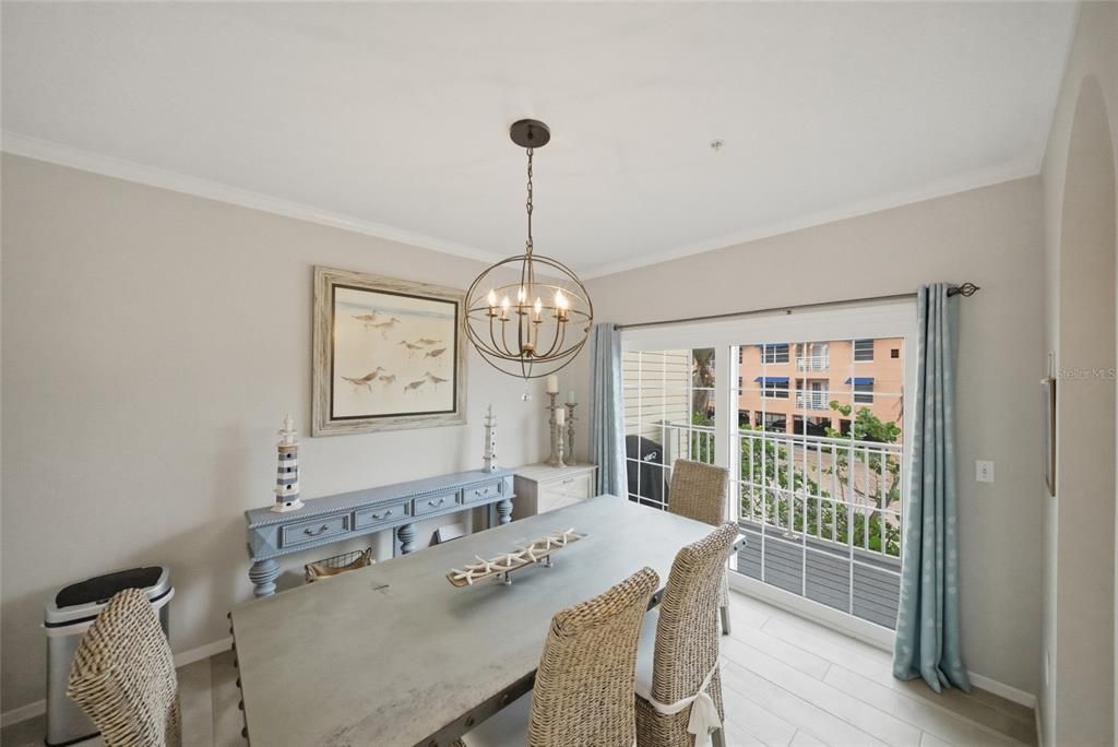 For Sale: $1,225,000 (3 beds, 2 baths, 1524 Square Feet)