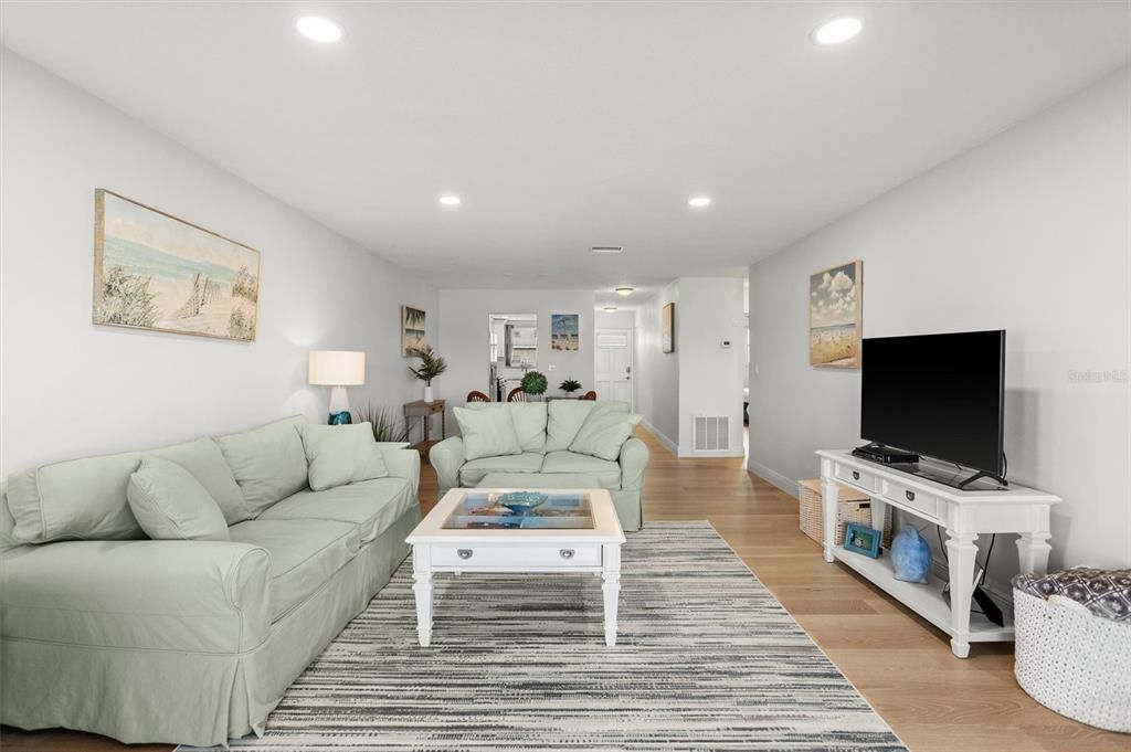 En Venta: $325,000 (2 camas, 2 baños, 1250 Pies cuadrados)