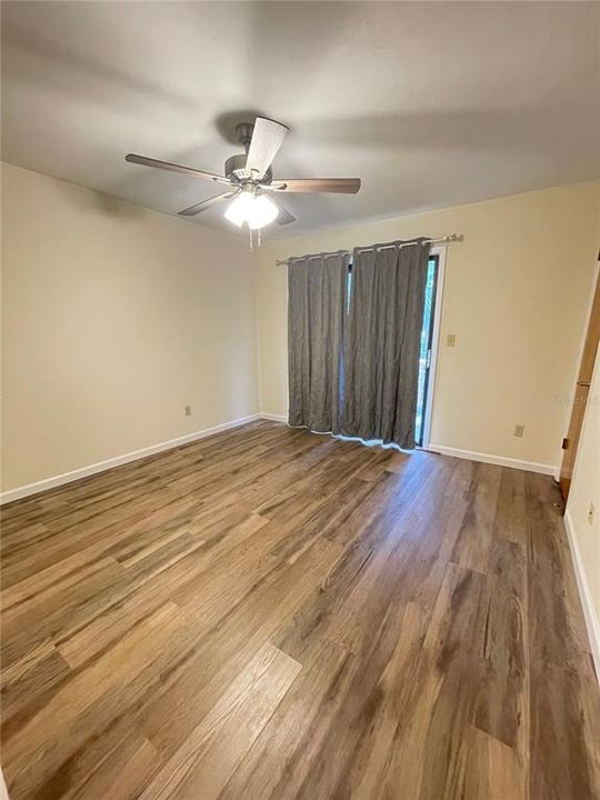 For Rent: $1,175 (2 beds, 1 baths, 930 Square Feet)