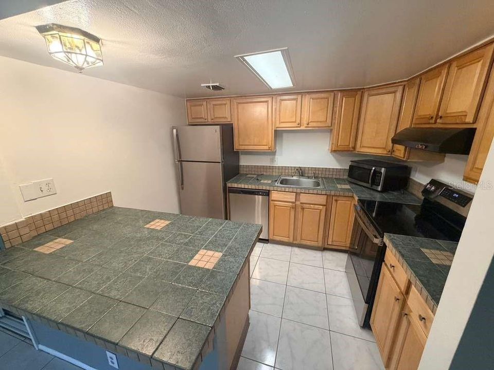 For Rent: $1,750 (3 beds, 2 baths, 1187 Square Feet)