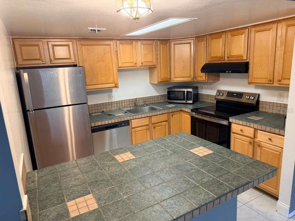 For Rent: $1,750 (3 beds, 2 baths, 1187 Square Feet)